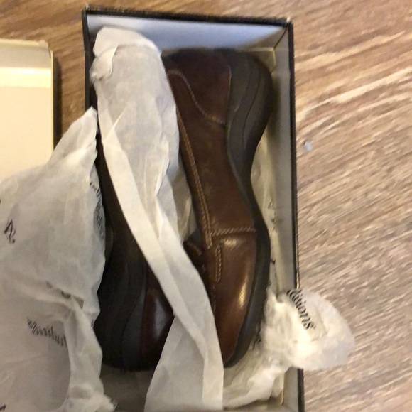 NIB Auditions Kate brown loafers sz 6 - Picture 2 of 4